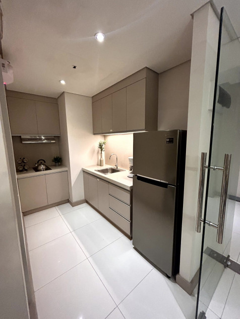 Luxury 1BR Condo With Parking For Sale At The Fifth, Meralco Avenue, Ortigas Center