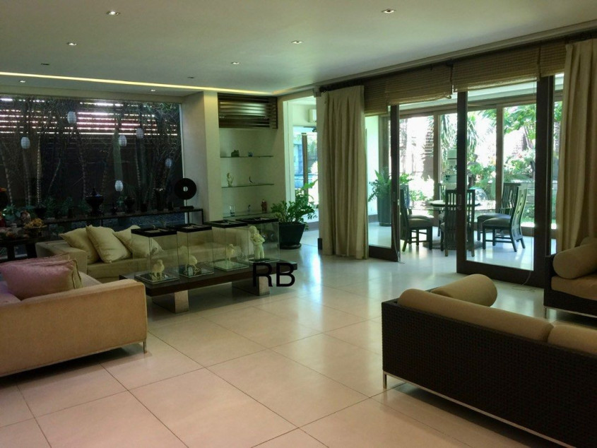 For Sale Modern House in Greenmeadows, Quezon City