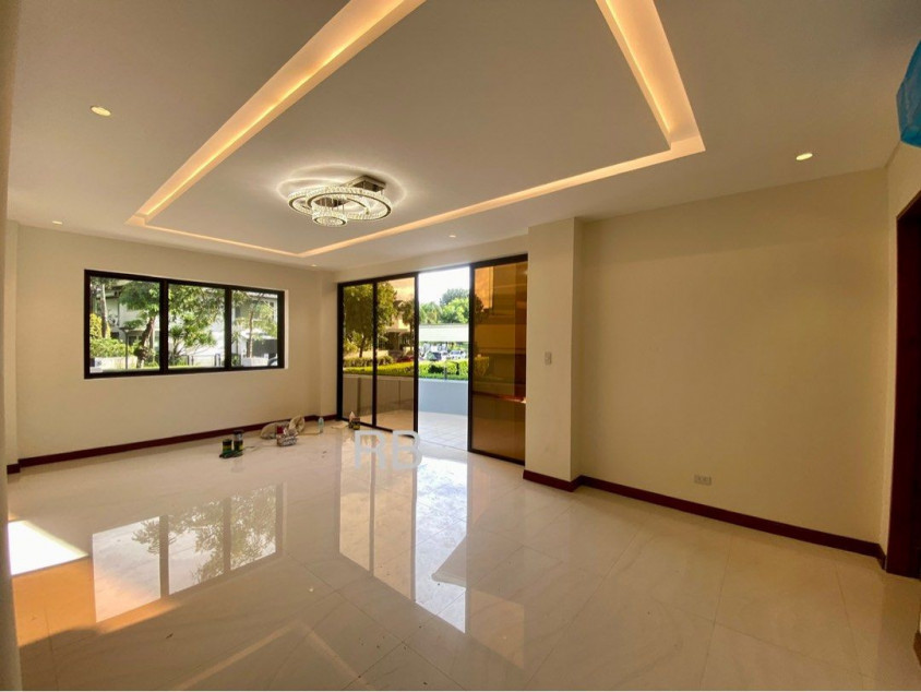 For Sale 5 Bedroom House in Ayala Hillside Estates, Quezon City