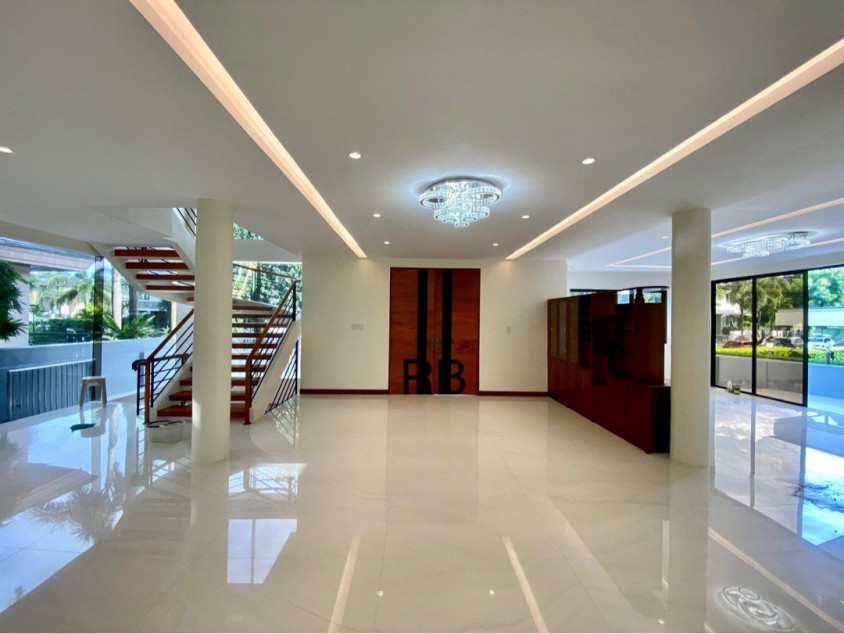 For Sale 5 Bedroom House in Ayala Hillside Estates, Quezon City