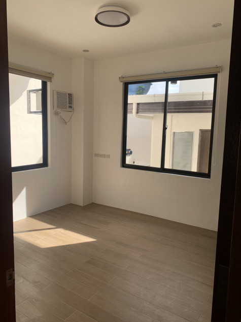 PROPERTY # 11405 For Rent Bungalow House in Casals Village, Mabolo, Cebu