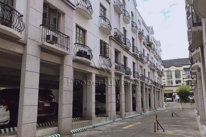 Golf Hills Terraces 2BR Condo for Sale