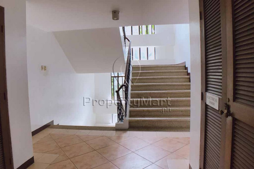 Golf Hills Terraces 2BR Condo for Sale