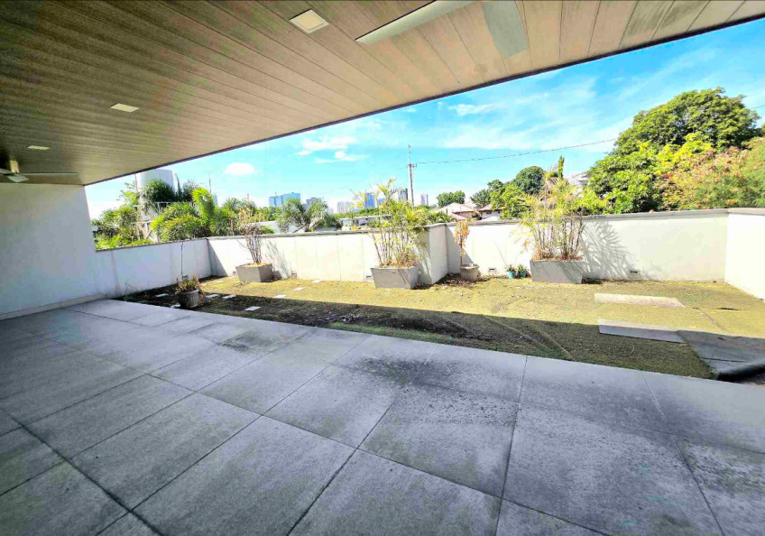 Modern House With View In White Plains Quezon City