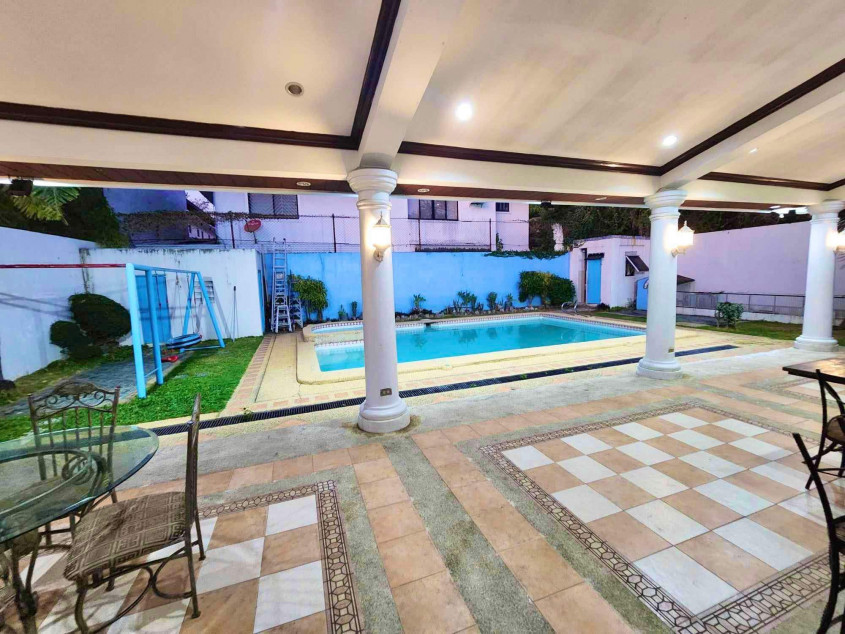5 Bedroom House with Swimming Pool For Sale at Multinational Village, Parañaque City