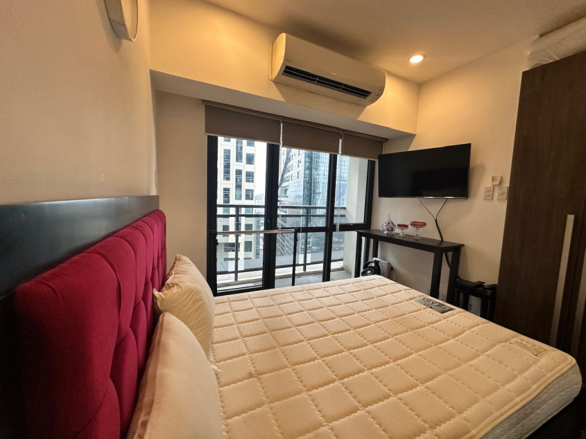 Fully Furnished 1 Bedroom Unit For Sale at The Milano Residences Century City Makati