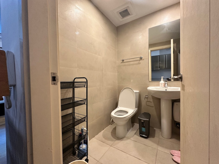 Fully Furnished 1 Bedroom Unit For Sale at The Milano Residences Century City Makati