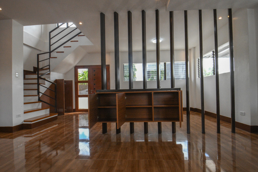 House And Lot For Sale In Robinson's Vineyard, Dasmariñas, Cavite