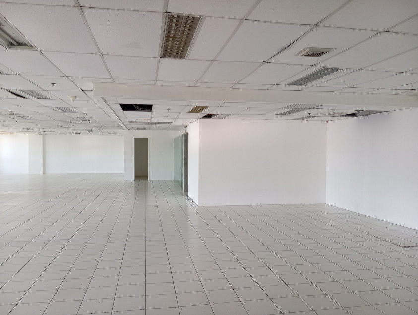 PROPERTY # 11308 For Rent: Office in Kepwealth Center, Cebu Business Park