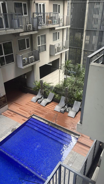 1 BR For Lease Or For Sale At Signa Designer Residences Salcedo Village Makati