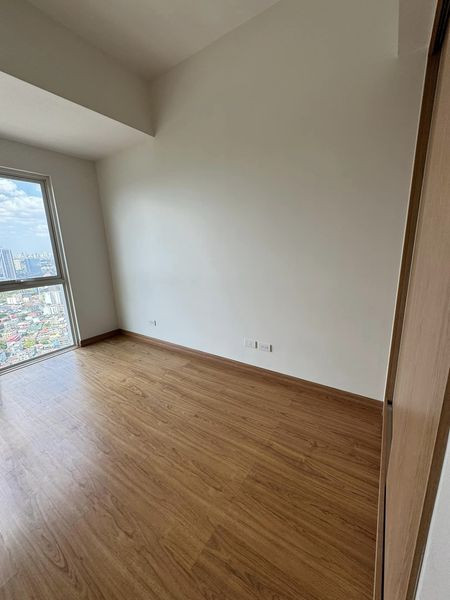 For Sale:1BR Times Square West, BGC ₱9M