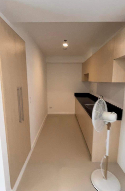 For Sale 1 Bedroom Bare Type Condo At Patio Place 1