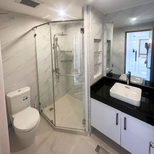 Icon Plaza 3 Bedroom Unit with Balcony at 120 SQM Floor Area For Lease