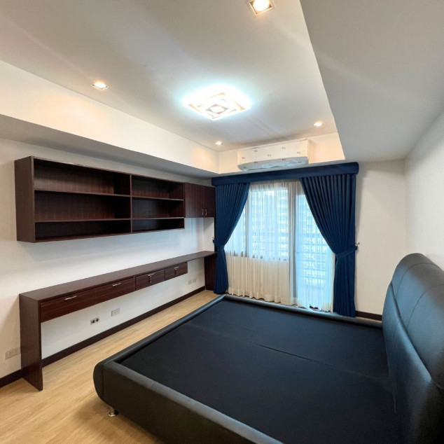 Icon Plaza 3 Bedroom Unit with Balcony at 120 SQM Floor Area For Lease