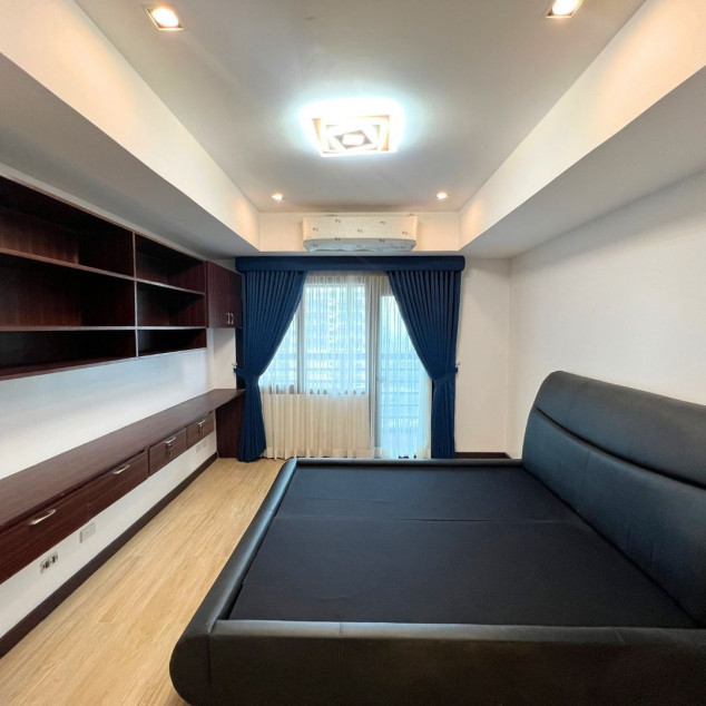 Icon Plaza 3 Bedroom Unit with Balcony at 120 SQM Floor Area For Lease