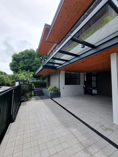 Ayala Westgrove Heights 6 Bedrooms House and Lot For Sale