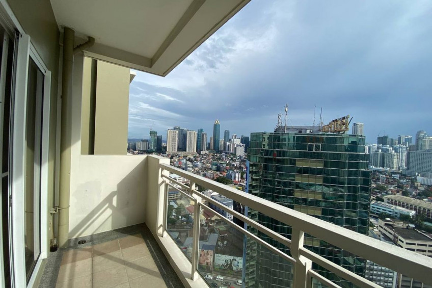 Makati 3 Bedroom For Sale Brio Tower DMCI