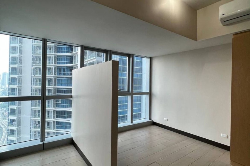 3 Bedroom Condo For Sale In Uptown Parksuites, Taguig