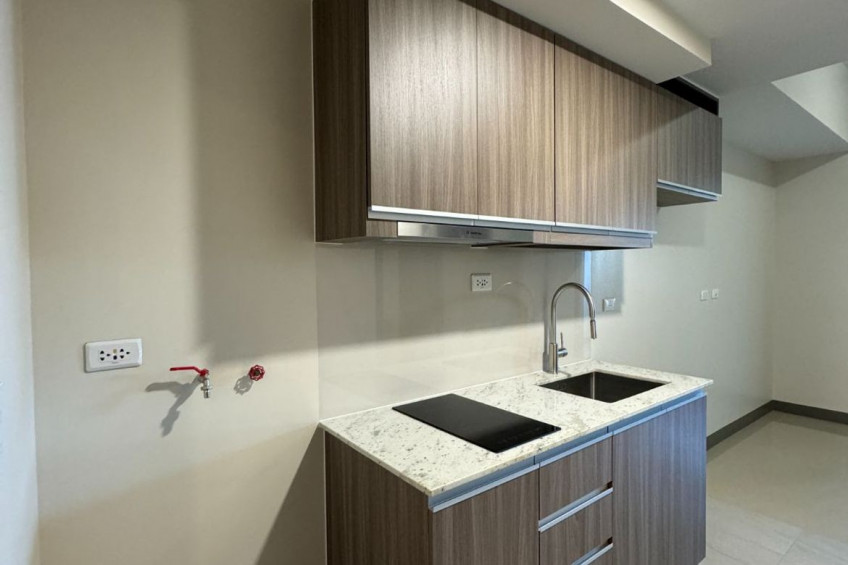 1 Bedroom Condo For Sale In Park McKinley West, Taguig