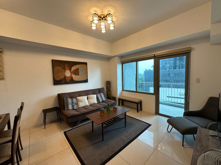 1 BR With Parking At Bristol At Parkway Place Alabang Muntinlupa Condo For Sale