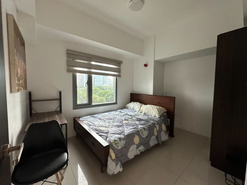 1 BR With Parking At Bristol At Parkway Place Alabang Muntinlupa Condo For Sale