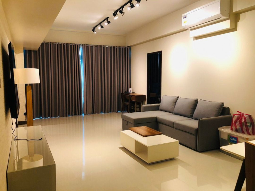 Golf View 2BR in 8 Forbestown Road BGC Taguig Condo For Sale