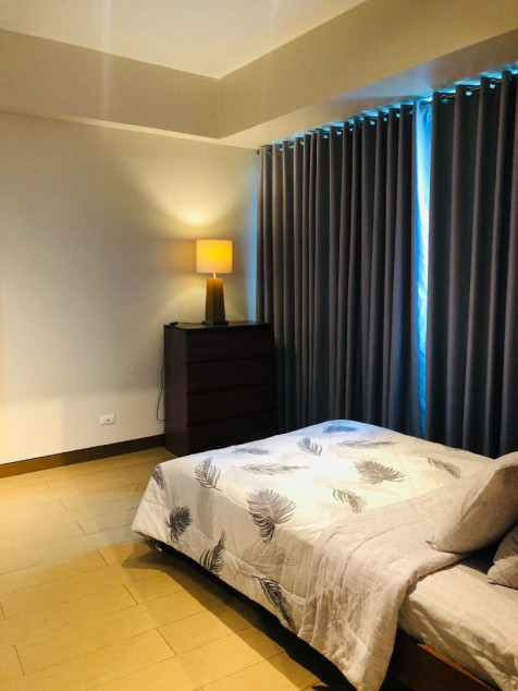 Golf View 2BR in 8 Forbestown Road BGC Taguig Condo For Sale