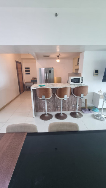 Clean Title RFO 2BR With Balcony & Parking For Sale At Eight Forbestown Road BGC Taguig