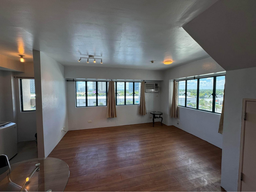 Clean Title Studio Unit with Parking FOR SALE at West Parc Filinvest Alabang Muntinlupa