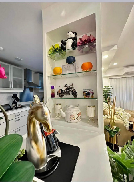 Clean Title RFO 2BR with Balcony FOR SALE at Forbeswood Heights BGC Taguig