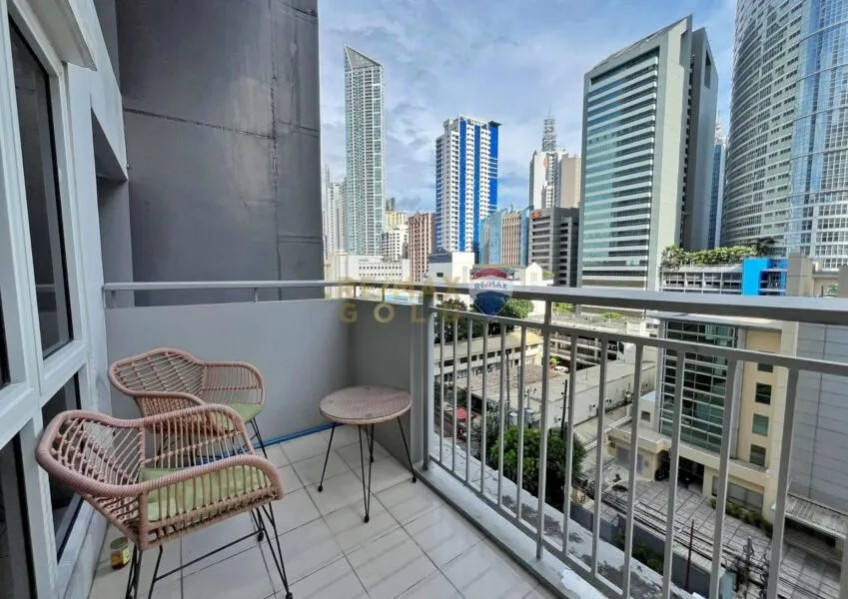 For Sale : Fully Furnished 1 Bedroom Condo In The Lerato