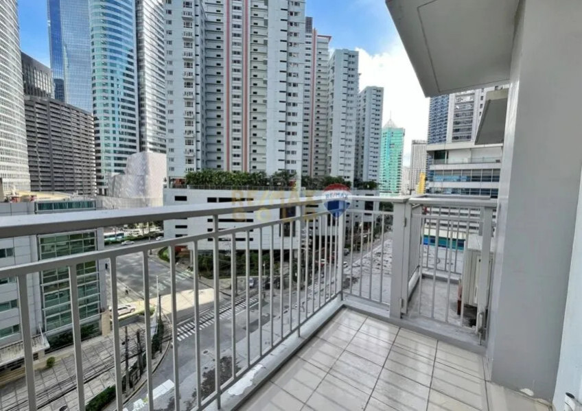 For Sale : Fully Furnished 1 Bedroom Condo In The Lerato