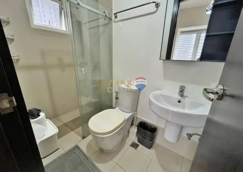 For Sale : Fully Furnished 1 Bedroom Condo In The Lerato