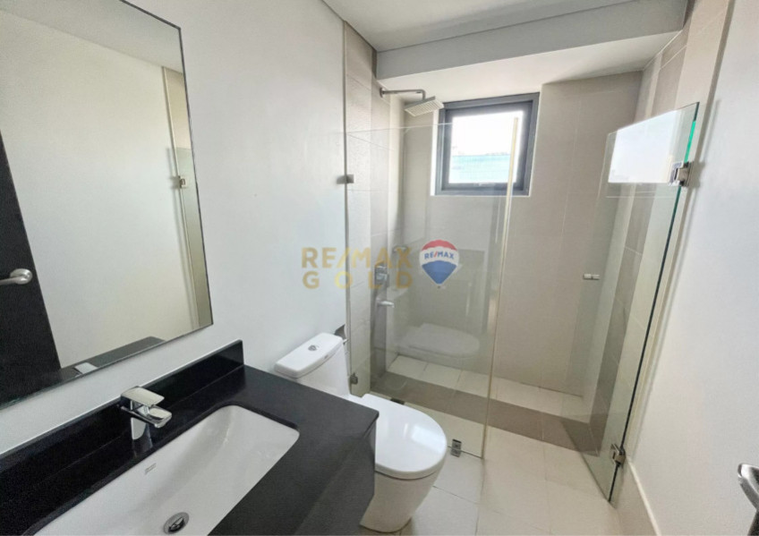 For Sale : Unfurnished 2 Bedroom In Solstice Tower