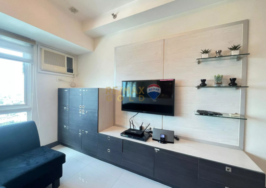 For Sale: 2 Bedroom Condo In The Beacon Makati
