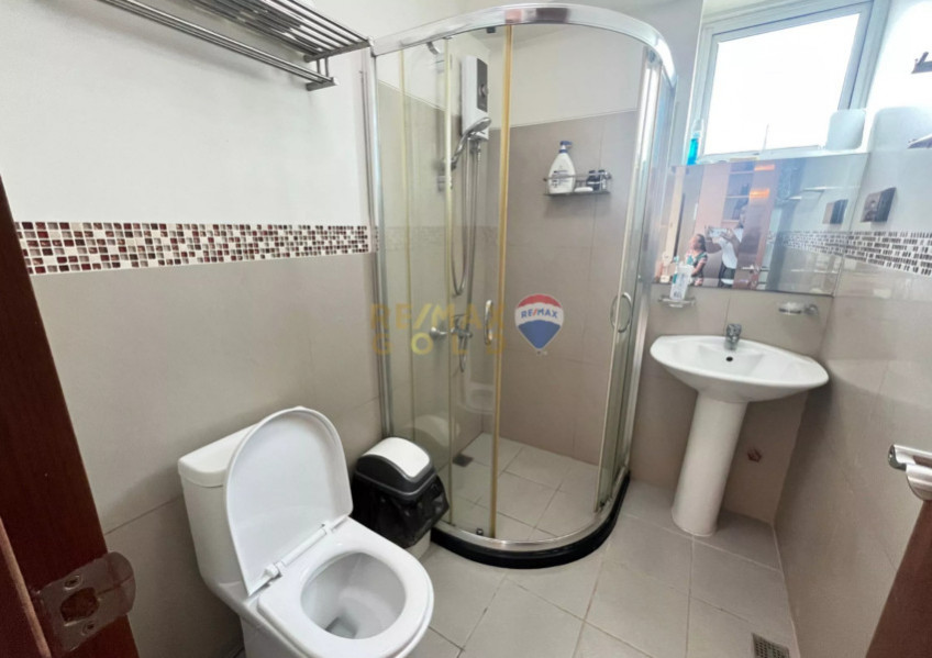 For Sale: 2 Bedroom Condo In The Beacon Makati