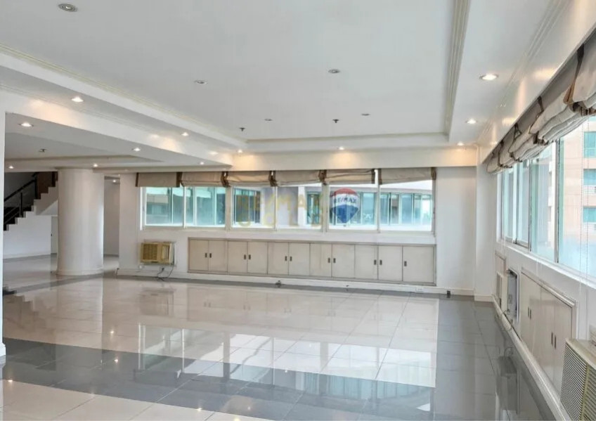 For Sale: 451 SQM 4br Bi-level Penthouse Condo In Pioneer Highlands Mandaluyong