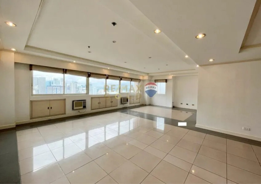 For Sale: 451 SQM 4br Bi-level Penthouse Condo In Pioneer Highlands Mandaluyong