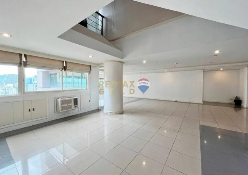 For Sale: 451 SQM 4br Bi-level Penthouse Condo In Pioneer Highlands Mandaluyong