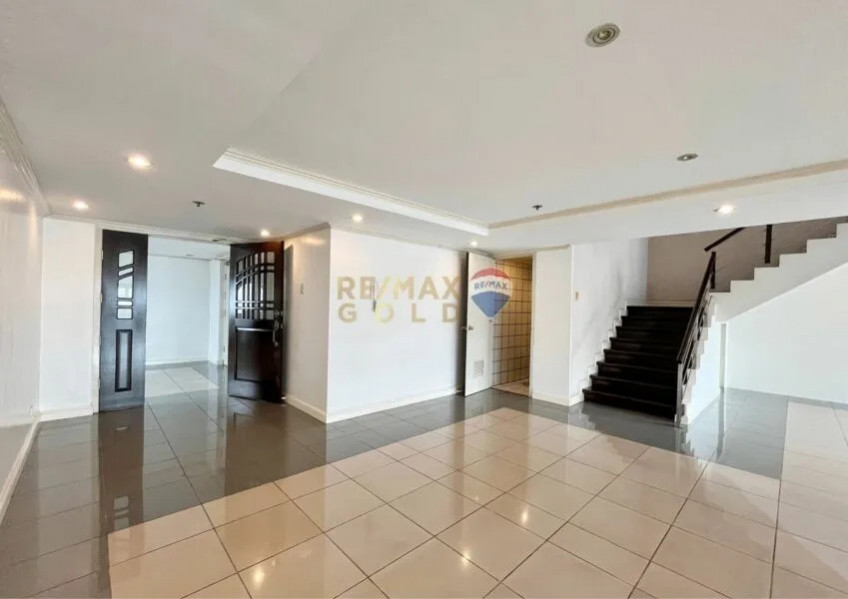 For Sale: 451 SQM 4br Bi-level Penthouse Condo In Pioneer Highlands Mandaluyong