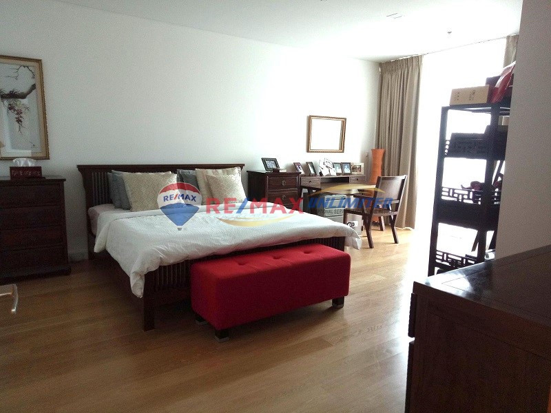 High-rise 3-Bedroom Condo Unit for Sale at Park Terraces, Makati