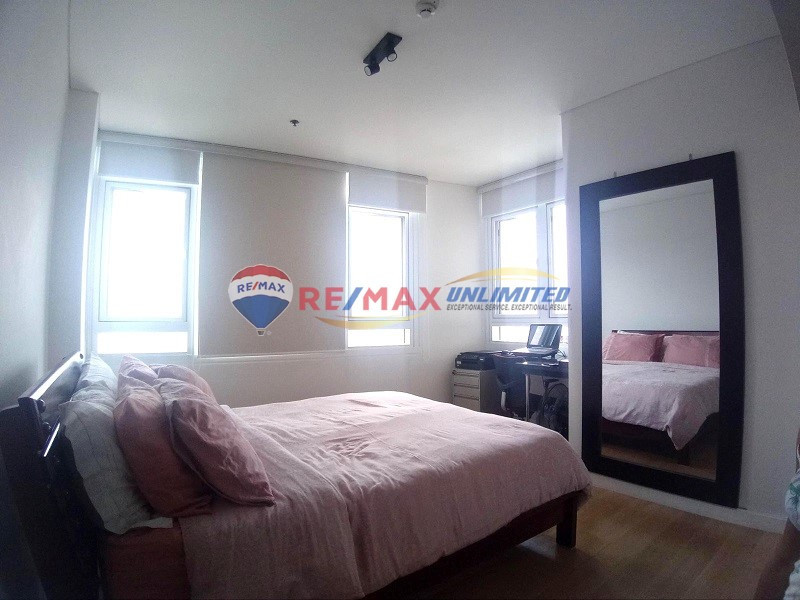 High-rise 3-Bedroom Condo Unit for Sale at Park Terraces, Makati