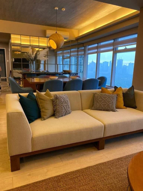 Beaufort BGC 4 Bedroom Condo For Sale 65M