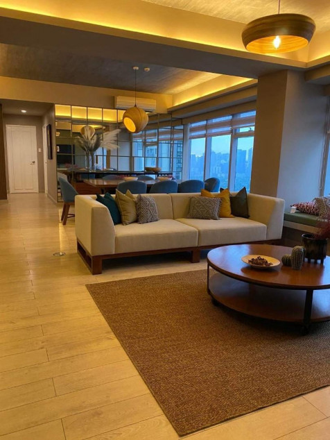 Beaufort BGC 4 Bedroom Condo For Sale 65M