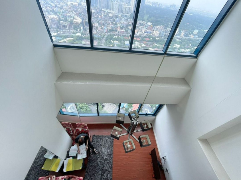 Condo For Sale Loft Type Unit in One Rockwell West Tower Below Zonal Value