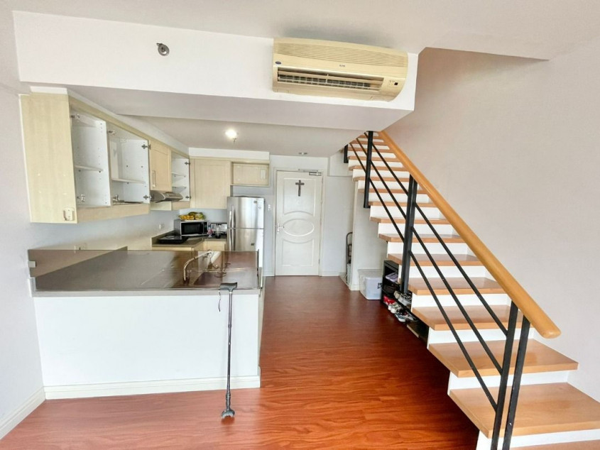 Condo For Sale Loft Type Unit in One Rockwell West Tower Below Zonal Value