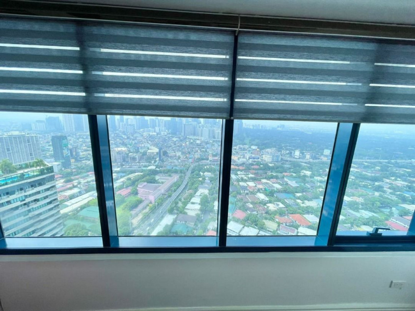 Condo For Sale Loft Type Unit in One Rockwell West Tower Below Zonal Value