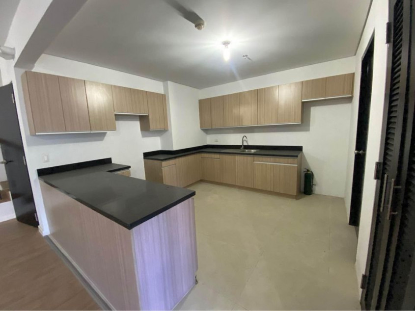 One Maridien 2BR unit Facing Terra Park Condo for Sale