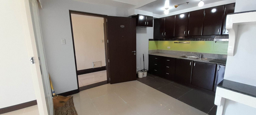 1-Bedroom Unit With Parking At Manhattan Parkway Tower 1, Cubao, Quezon City