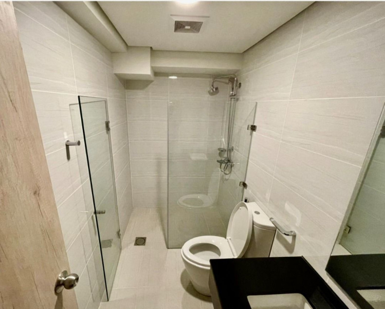 Brand New 1 Bedroom Unit For Sale At The Travertine At Portico Near Ortigas Center